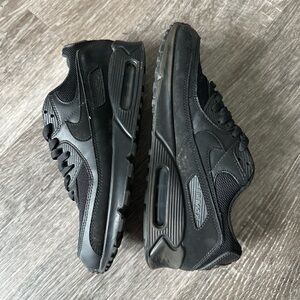 Nike Men's All-Black Air Max 90
